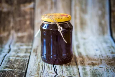 med květový slunečnicový ze Slezské zahrádky 0,5 kg skleněná dóza žluté víčko jutový provázek