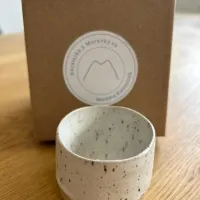 Bílý kropenatý kalíšek na espresso, Keramika z Morávky