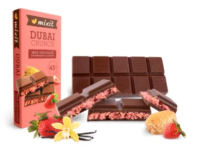 Dubai Crunch mléčná čokoláda jahodová náplň balení krabička tabulka